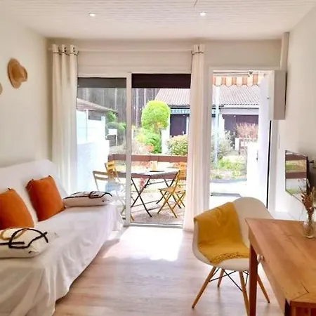 Proche Pinede, 4 Pers Calme Et Ensoleille Apartment Lit-et-Mixe